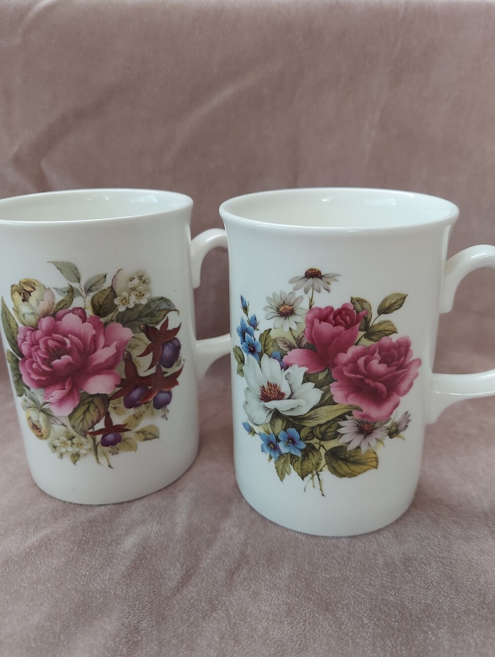 Duchess Fine Bone China Floral Vintage Coffee Mug/ Cups England  Set Of 2